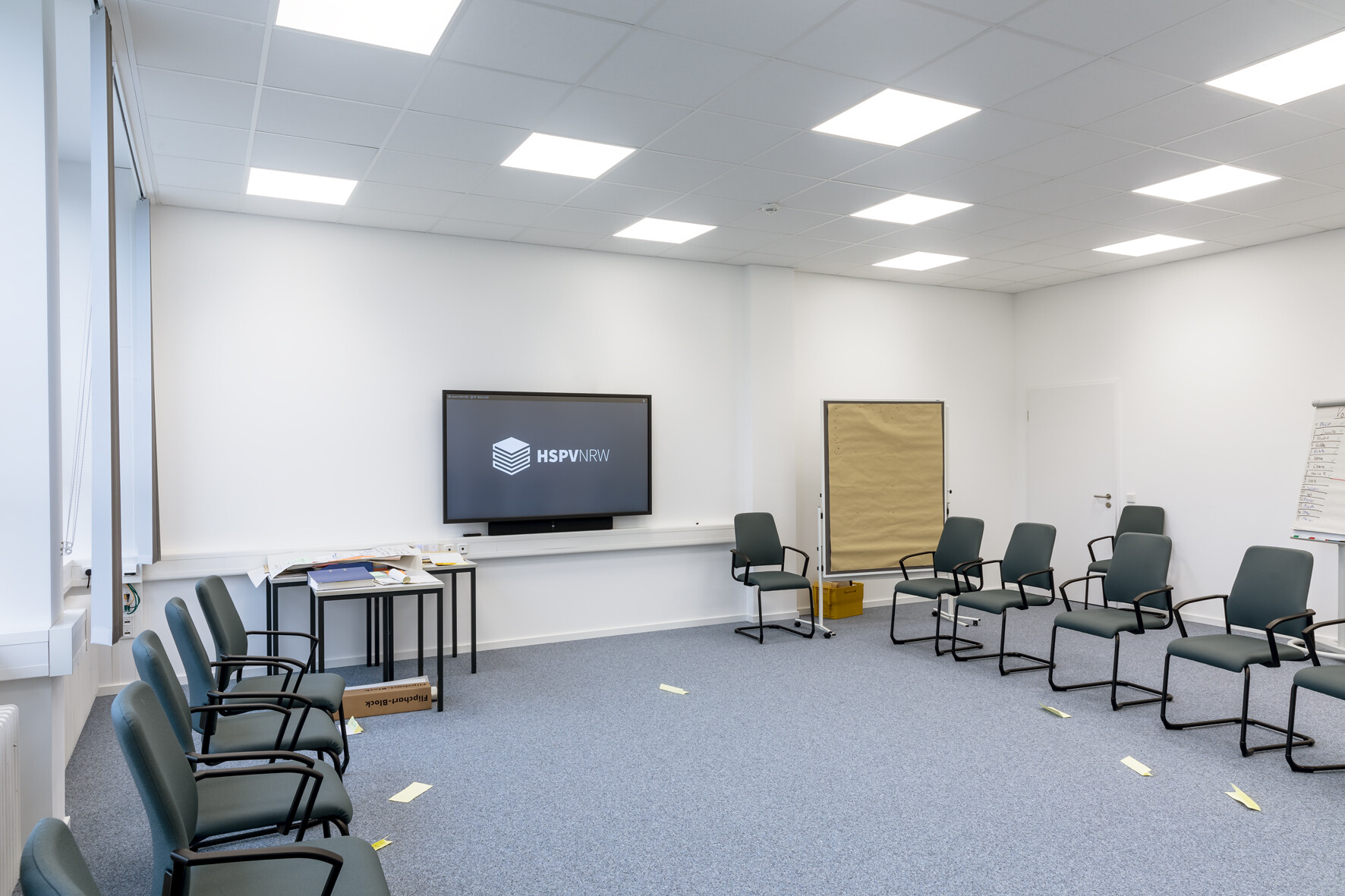 Smaller groupwork rooms are equipped with  Cynap Core units to facilitate app-free dongle-free  BYOD wireless presentation. Photo: Copyright Jörg Küster